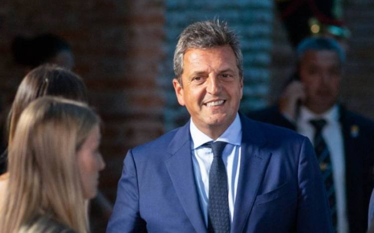 Mercados: fuerte suba de bonos y acciones tras anuncio de Massa candidato