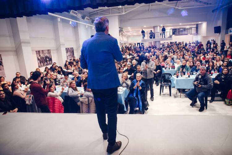  Daniel Passerini y Martín Llaryora  celebraron el mes patrio junto a los empleados de comercio