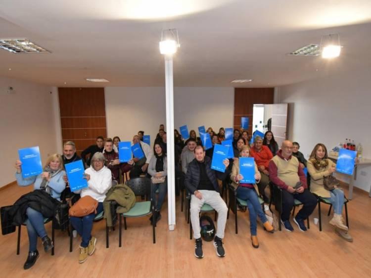 Más de 20 familias recibieron la escritura de sus viviendas