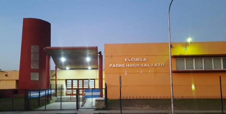 La escuela Padre Hugo Salvato ya luce nuevo sistema de iluminación