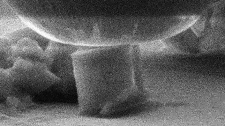 Científicos crean nuevo material cinco veces más ligero y cuatro veces más fuerte que el acero