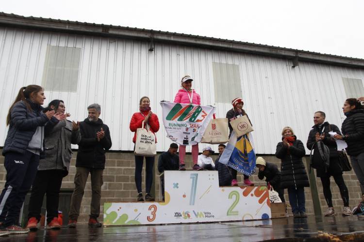 La lluvia no pudo con la Maratón Circular