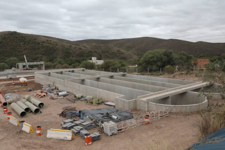 Gran progreso de la obra de saneamiento que beneficiará  más de 185 mil habitantes 