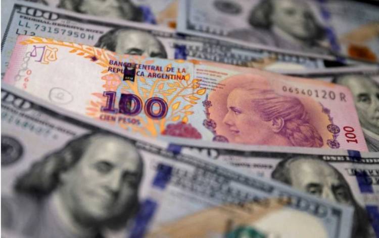 Dólar: el Gobierno aumentó los impuestos y unificó en $ 731 el precio del solidario, tarjeta y turista
