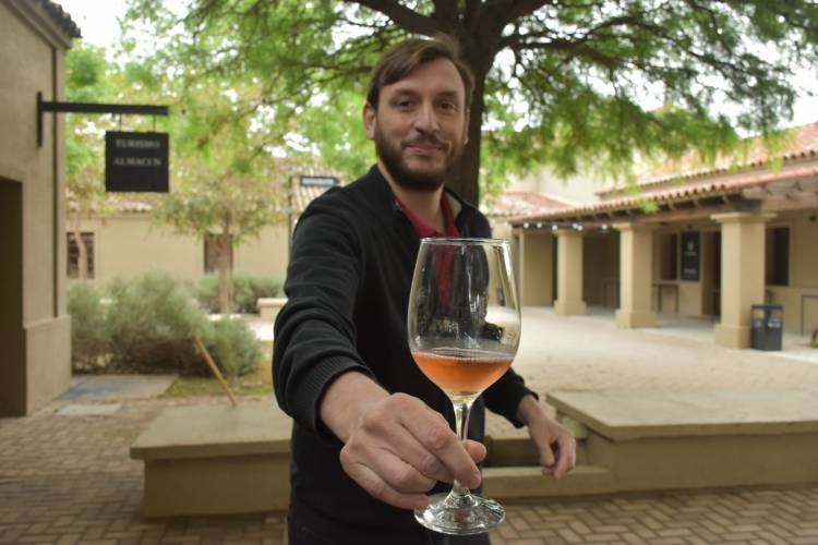 Buscan promover «Los Caminos del Vino» cordobés en el mercado santafesino