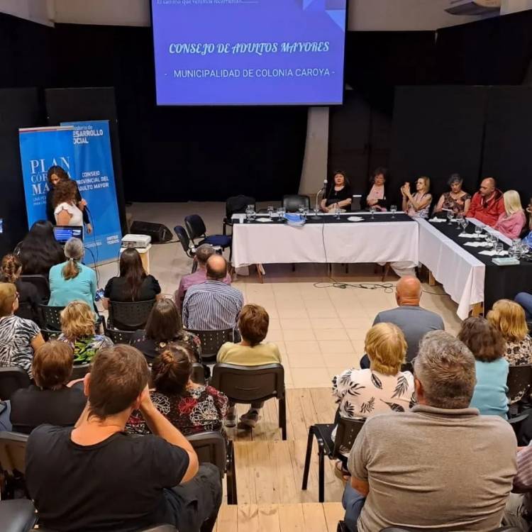 Adultos Mayores se reunieron para tratar diversos temas