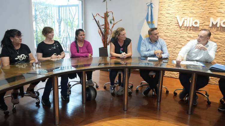 Accastello entregó aportes a beneficiarias del Programa de Empleo Independiente