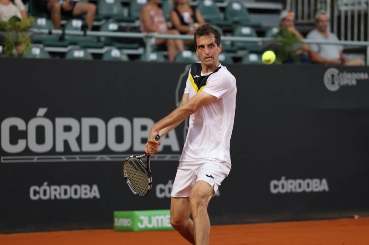 En la primera jornada del Córdoba Open, dos argentinos ya están en octavos de final