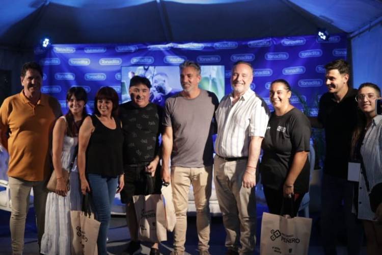 Las peñas de Los Soñadores y Agrupación Folclórica Villa María recibieron reconocimiento del Municipio