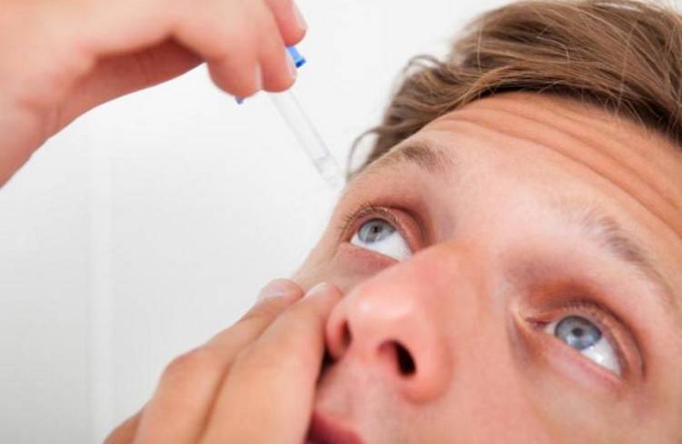 Alertan que debido al uso de pantallas se incrementan los casos de ojo seco