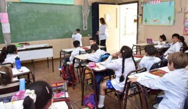 El Gobierno determinó un aumento en la Ayuda Escolar