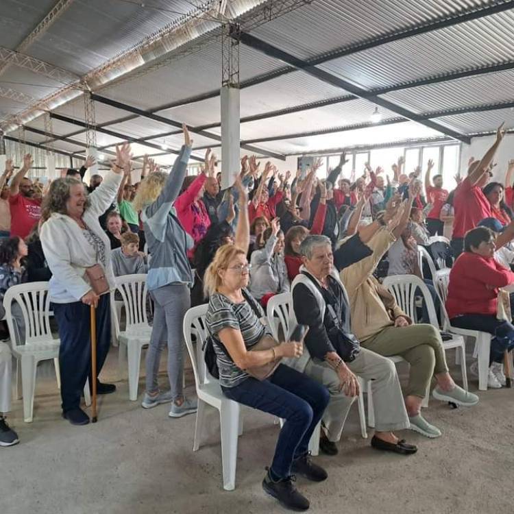 Asamblea histórica en Agua de Oro