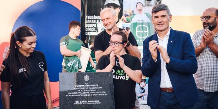 En un emotivo acto, Passerini inauguró la casa de la Fundación Empate