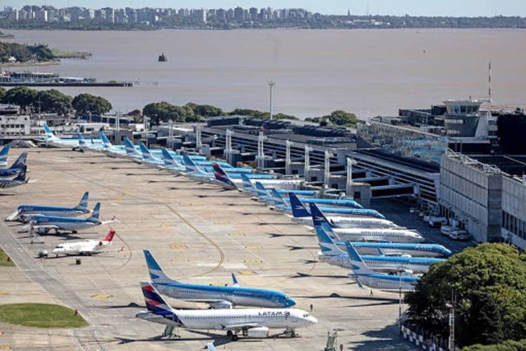 Frenarán el ingreso de divisas durante 48 horas, por un paro de  ATE