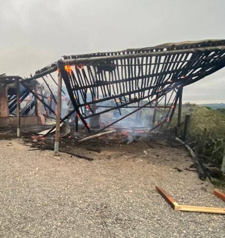 Se incendio un parador del cuadrado