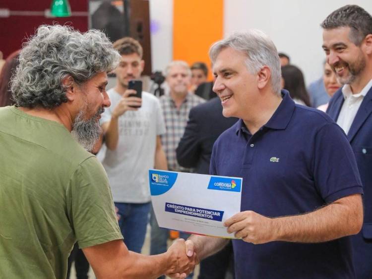 Sierras Chicas: Llaryora anunció obras por más de $300 millones para tres localidades
