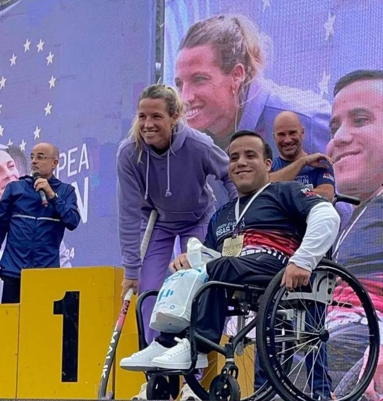 Un deportista busca comprar su bicicleta adaptada para seguir compitiendo