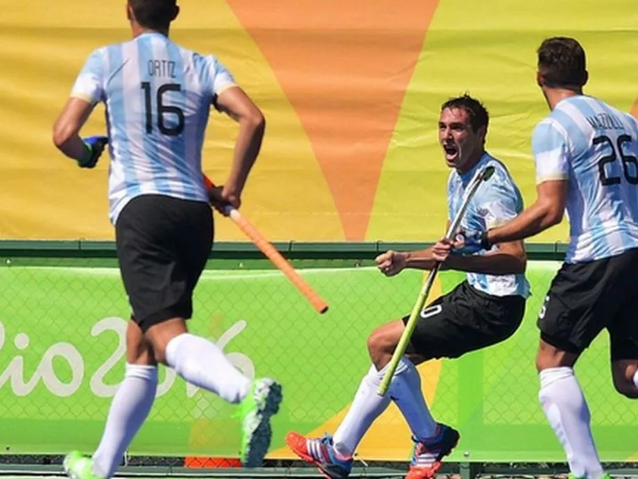 Hockey s/césped: Leonas y Leones volvieron a triunfar