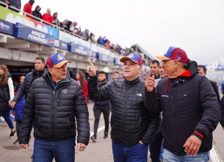 Martín Llaryora planea invertir en la infraestructura del autódromo Oscar Cabalén 