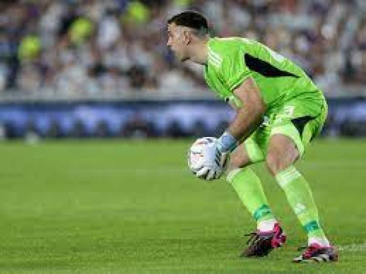 Dibu Martínez: "Dybala es una gran ausencia, pero sabemos las reglas"