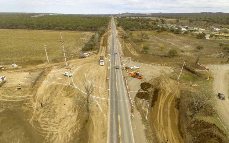 Etapa final del primer tramo de pavimentación de la Ruta Provincial 16
