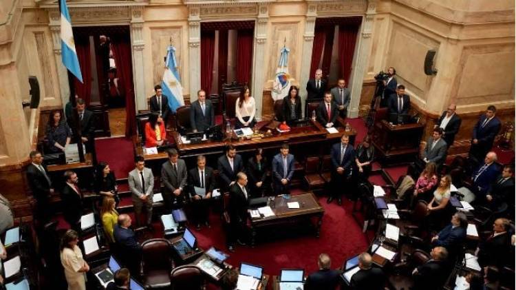 Comenzó el proceso de empadronamiento del personal del Senado con la toma de huella digital