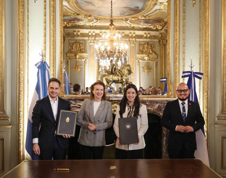 Argentina firmó con El Salvador un acuerdo de cooperación en "usos de energía nuclear"