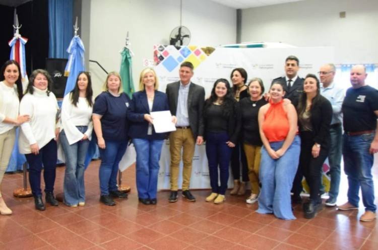 General Fotheringham se fortalece adhiriéndose a políticas educativas de la Provincia