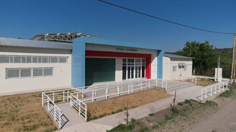 Con dos nuevas escuelas secundarias de formación profesional, Rio Ceballos fortalece la educación