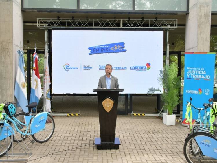 Presentaron un sistema de bicicletas compartidas disponible para los residentes y visitantes 