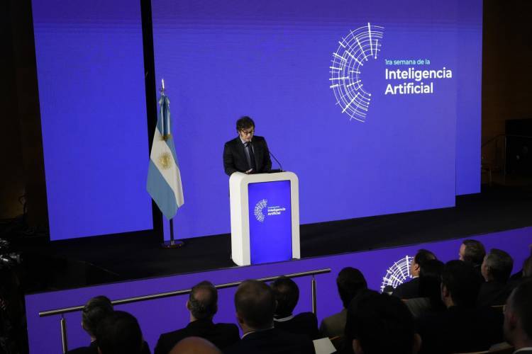 Milei aseguró que no va a utilizar la política monetaria para influenciar sobre el resultado electoral