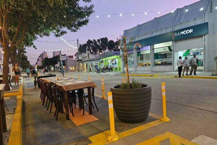 Invirtieron 30 millones en la primera etapa del nuevo Centro Comercial a Cielo Abierto en Oncativo