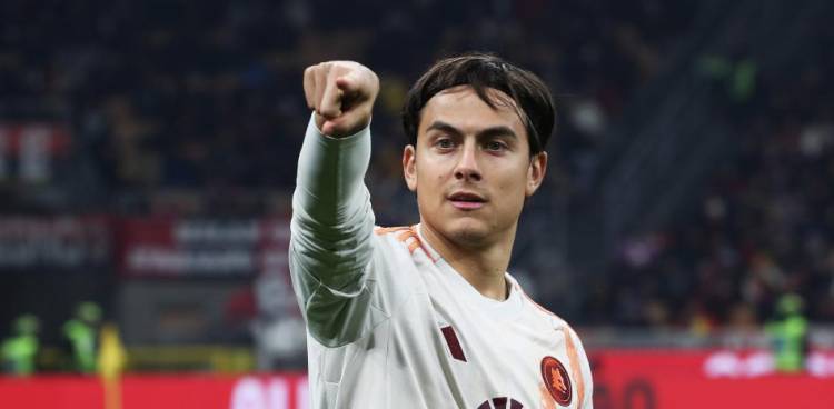 Surtido de fútbol: el 2025, los conjuntos de la Docta y la Roma con Dybala
