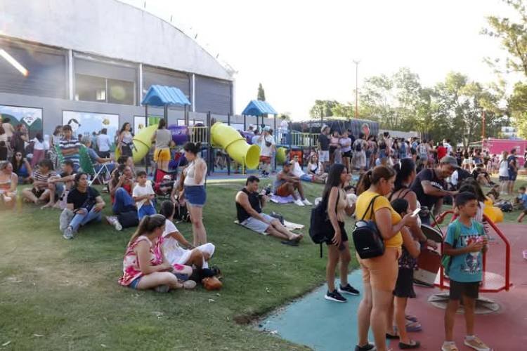  Villa Carlos Paz: Con festejo de los Reyes Magos, inauguraron la Plaza de la Villa