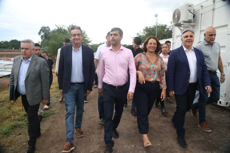 El Gobernador recorrió obras y anunció más pavimento para Colonia Caroya.