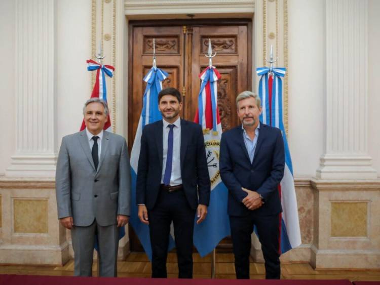 Llaryora, Pullaro  y Frigerio  pidieron la urgente baja de las retenciones