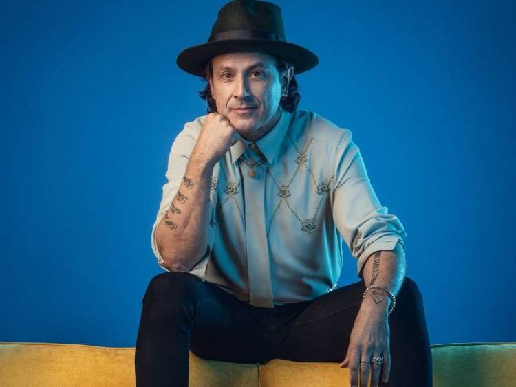 En Mina Clavero, Coti Sorokin cantará para todos los enamorados