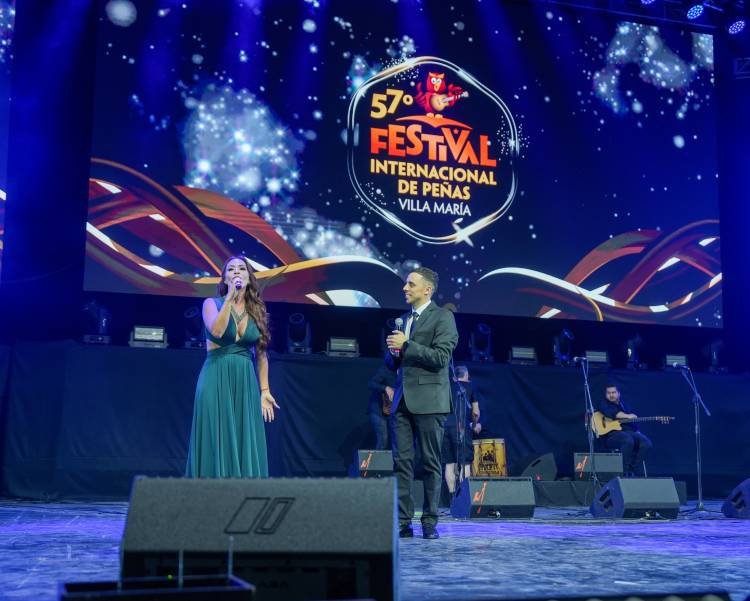 En una noche histórica para el Folclore Argentino, comenzó  la 57º edición del Festival de Peñas