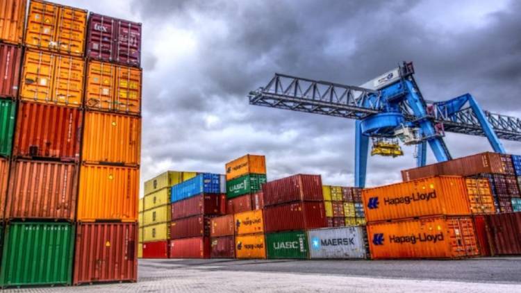 Tras un rebote de las importaciones, Argentina arrancó el 2025 con el mayor déficit comercial en siete años