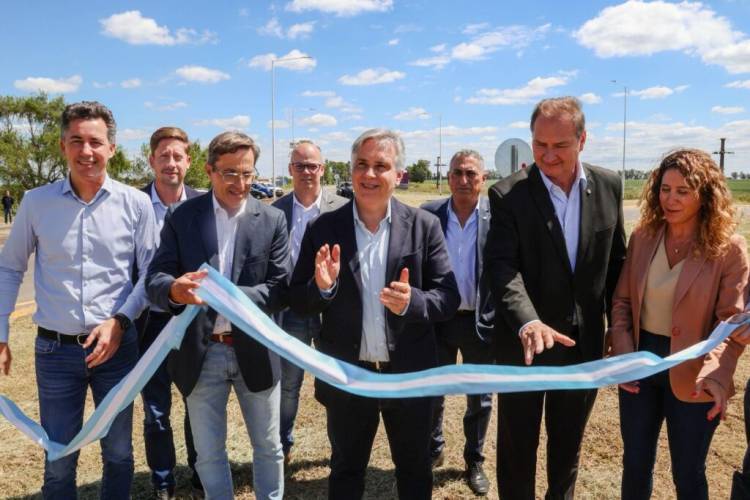 Llaryora inauguró obras de sistematización vial que permitirá mejorar la seguridad de las rutas provinciales 11 y 12