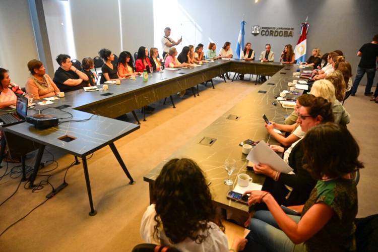 Mujeres cooperativistas y mutualistas construyen una agenda de trabajo 2025