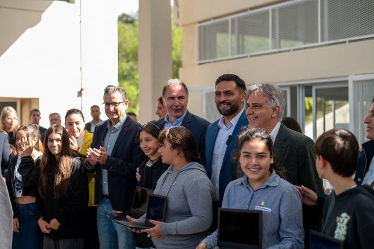 Río Ceballos irradia buenas noticias: Con la presencia del Gobernador, se inauguraron 2 escuelas y se anunciaron inversiones millonarias y ampliación del ejido municipal