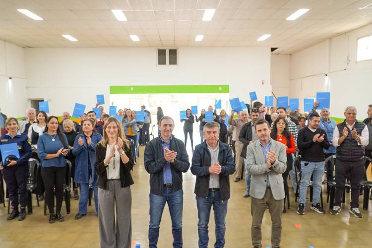 La Provincia entregó 68 títulos de propiedad a familias del norte cordobés