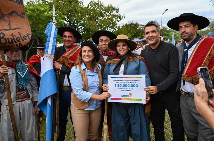 Myrian Prunotto acompañó el 40° aniversario del Fogón Gaucho en Alta Gracia