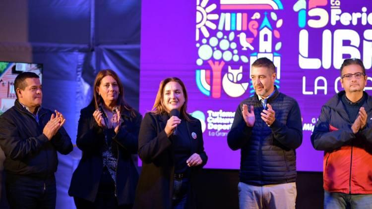 La vicegobernadora Myrian Prunotto visitó la 15ª Feria del Libro de La Granja