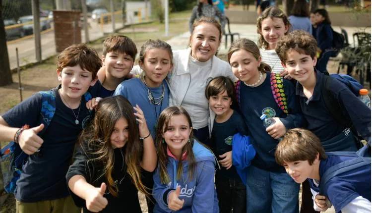En Agua de Oro, Prunotto inauguró mejoras en una escuela y entregó aportes a un club
