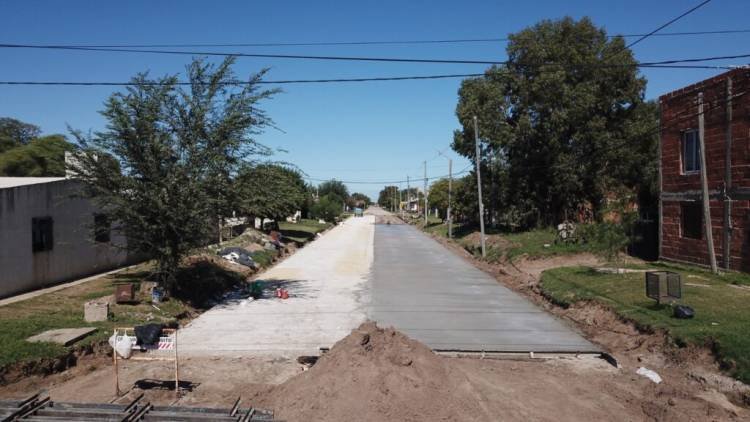Canals mejora su conectividad urbana con pavimento nuevo