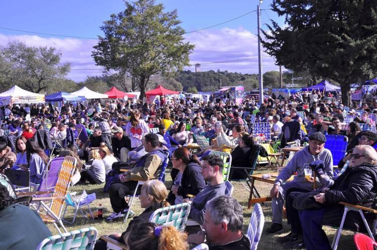 Embalse celebró la Revolución con Cultura, Encuentro y Locro Serrano