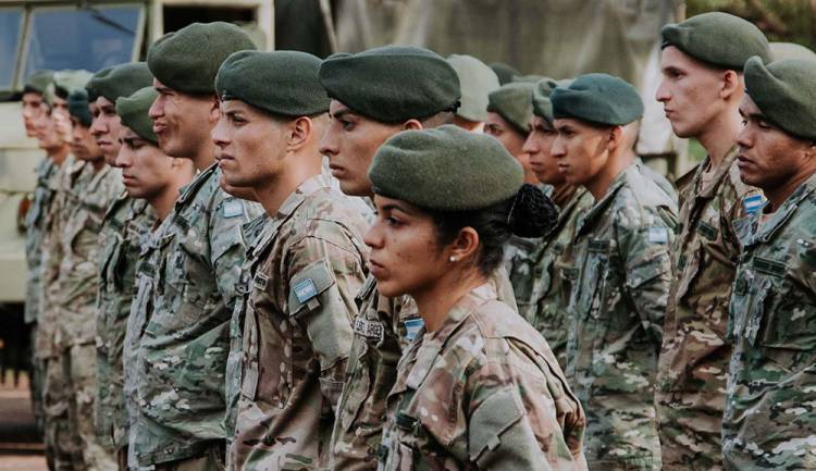 El Gobierno lanza un renovado Servicio Militar Voluntario con foco en oficios y educación