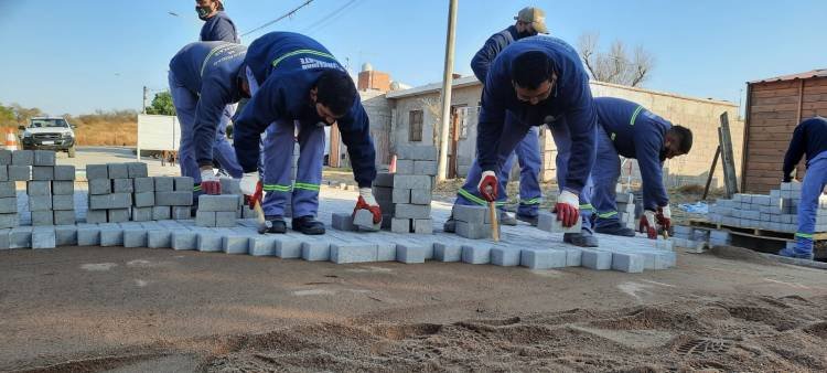 Sinsacate avanza con obras de adoquinado en dos barrios de esa ciudad